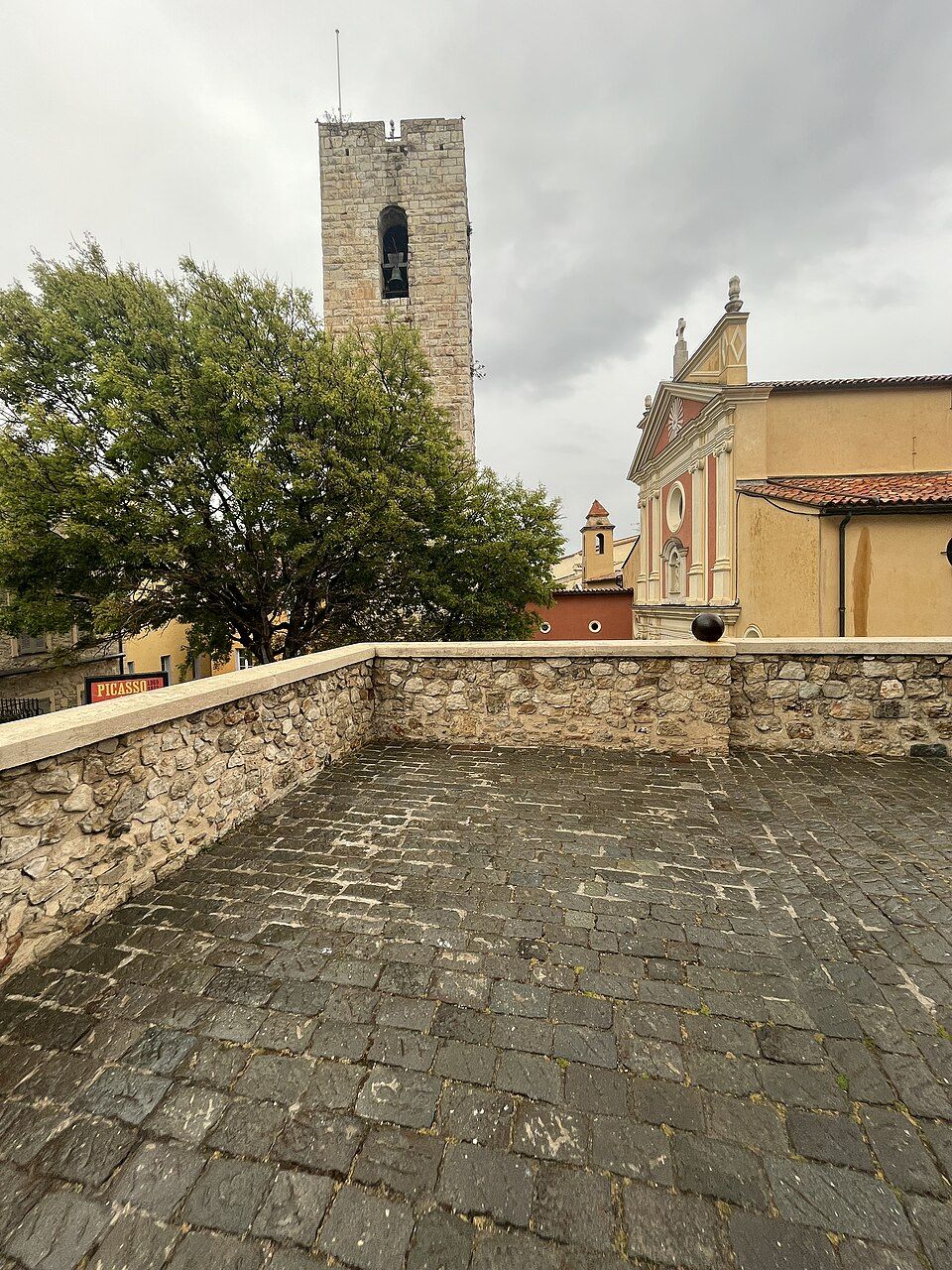 Tour Grimaldi, Antibes